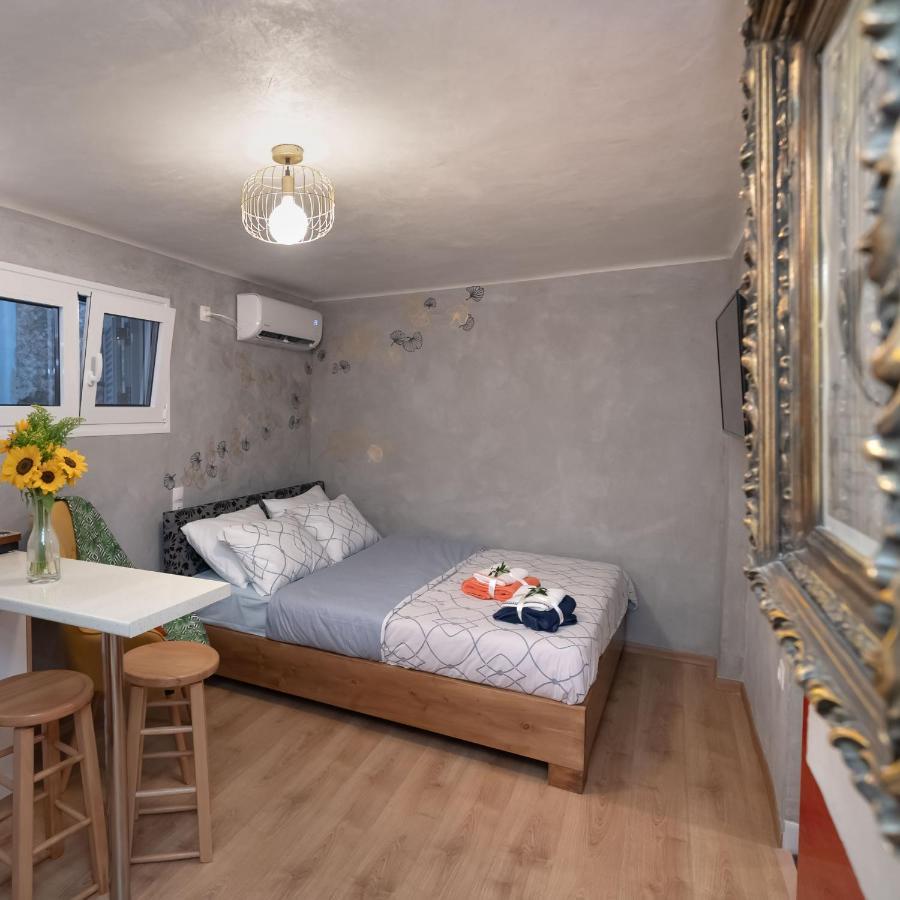 Cozy Tiny Apartment In The Heart Of Plaka Athènes Extérieur photo