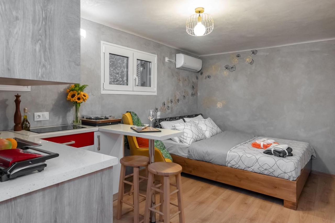 Cozy Tiny Apartment In The Heart Of Plaka Athènes Extérieur photo